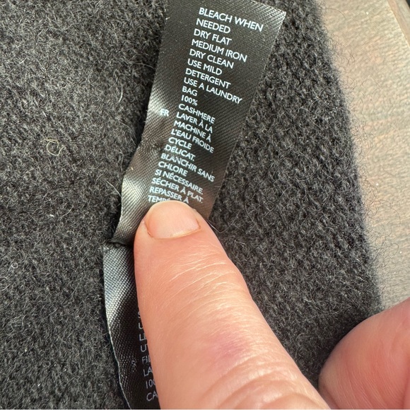 COS 100% Cashmere Beanie Hat | Black | One Size | Luxe & Minimal - Picture 4 of 4